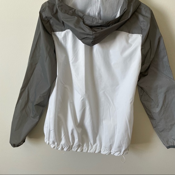 *HOT ITEM* Fila Reflective Running Windbreaker - Picture 9 of 10